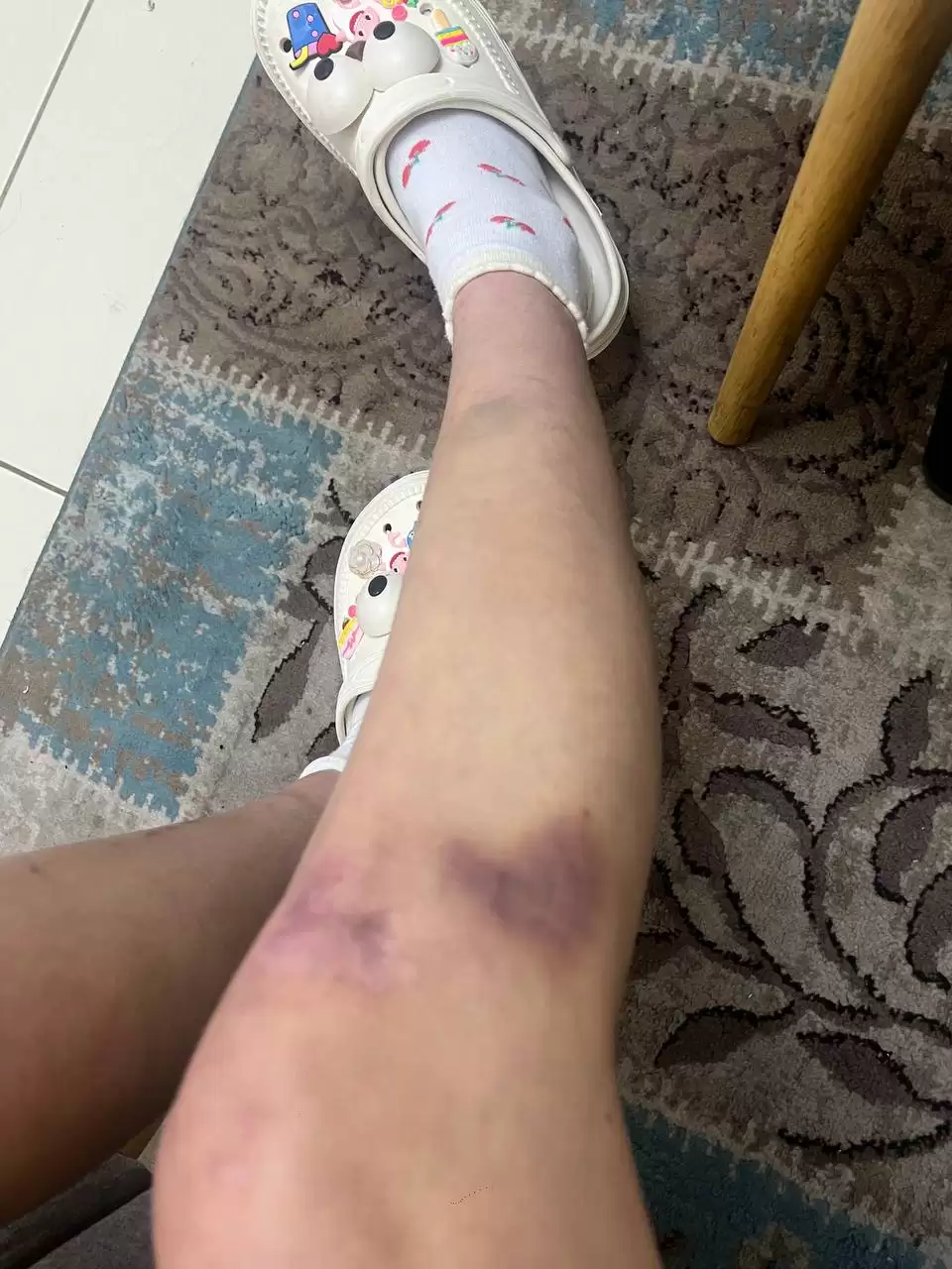 俄罗斯妹子人财两空，还在迪拜被狗推暴揍