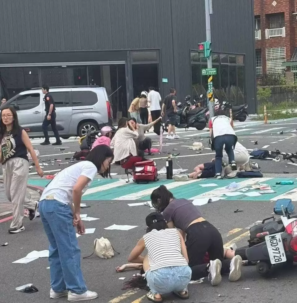 新北市重大車禍,造成3死,12人輕重傷